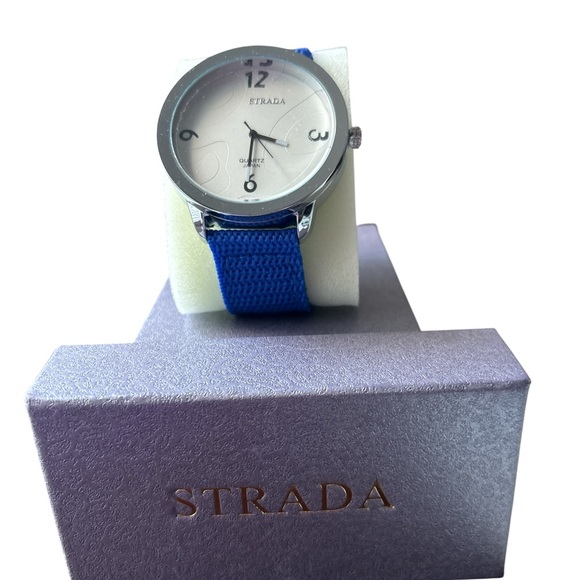 NWOT Bundle Strada Elegant Gold and Silver Watch Duo - Picture 6 of 8